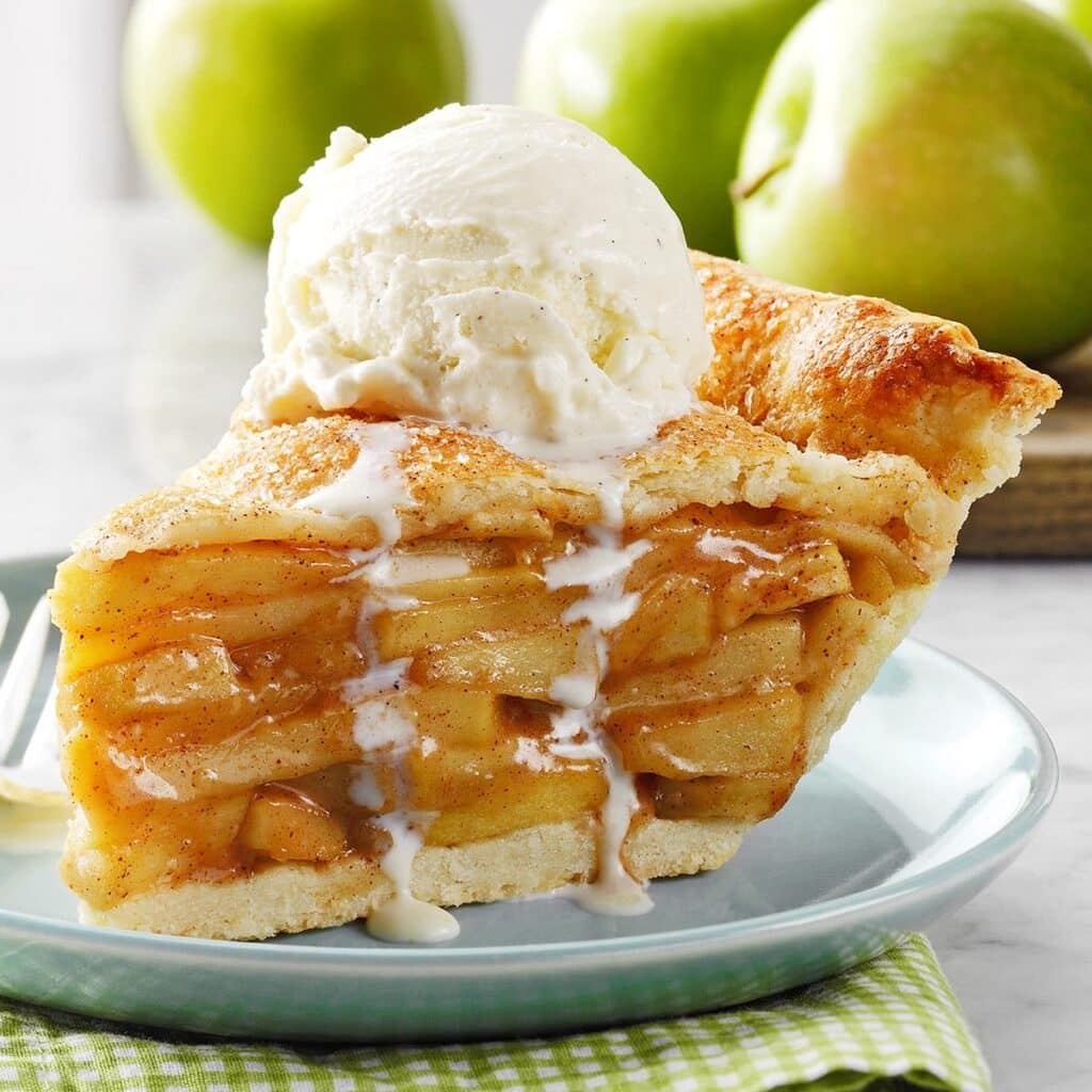 Apple pie with toppings