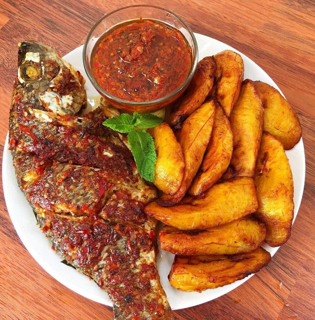 Grilled fish and plantain