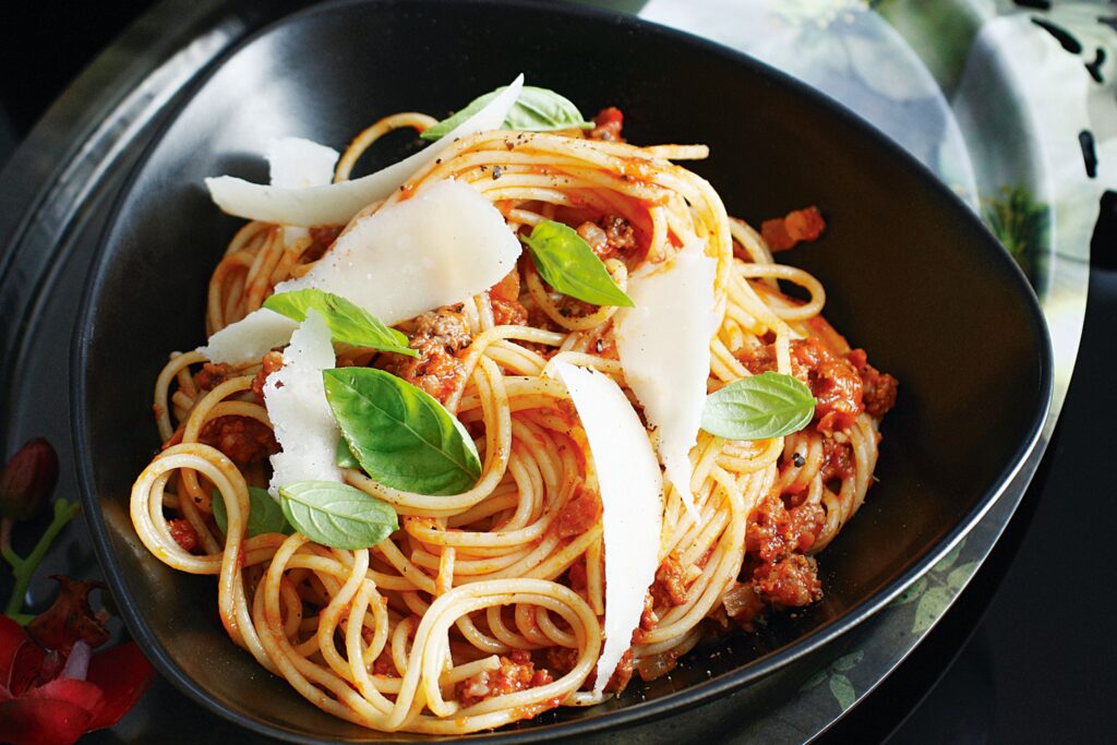 Spicy bolognese sauce and spaghetti
