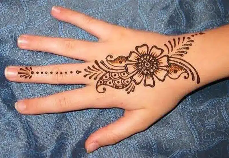 Simple floral back hand Mehndi design