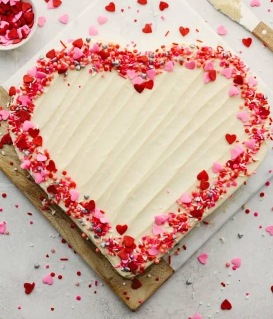 Romantic heart shaped simple cake design