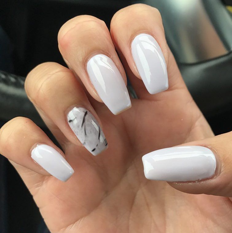Gray-white nail design