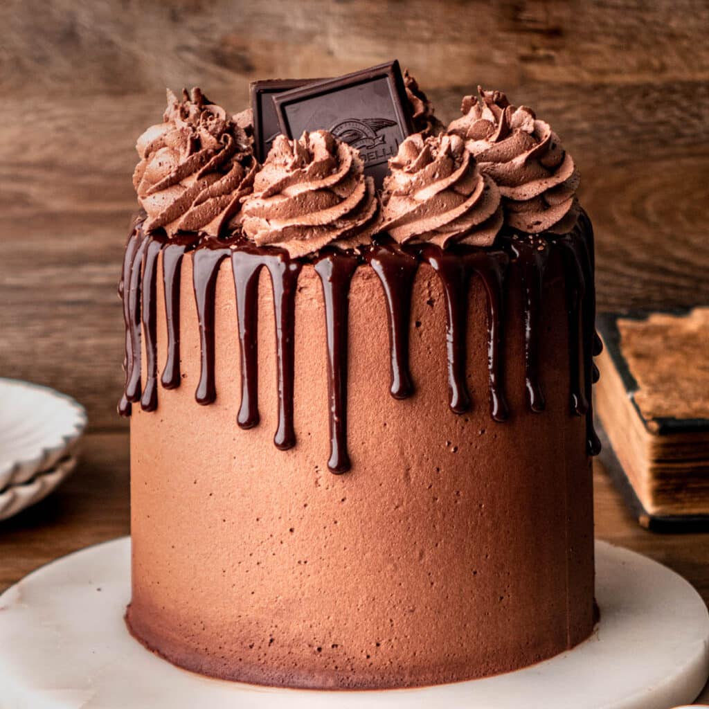 Drip chocolate cake design