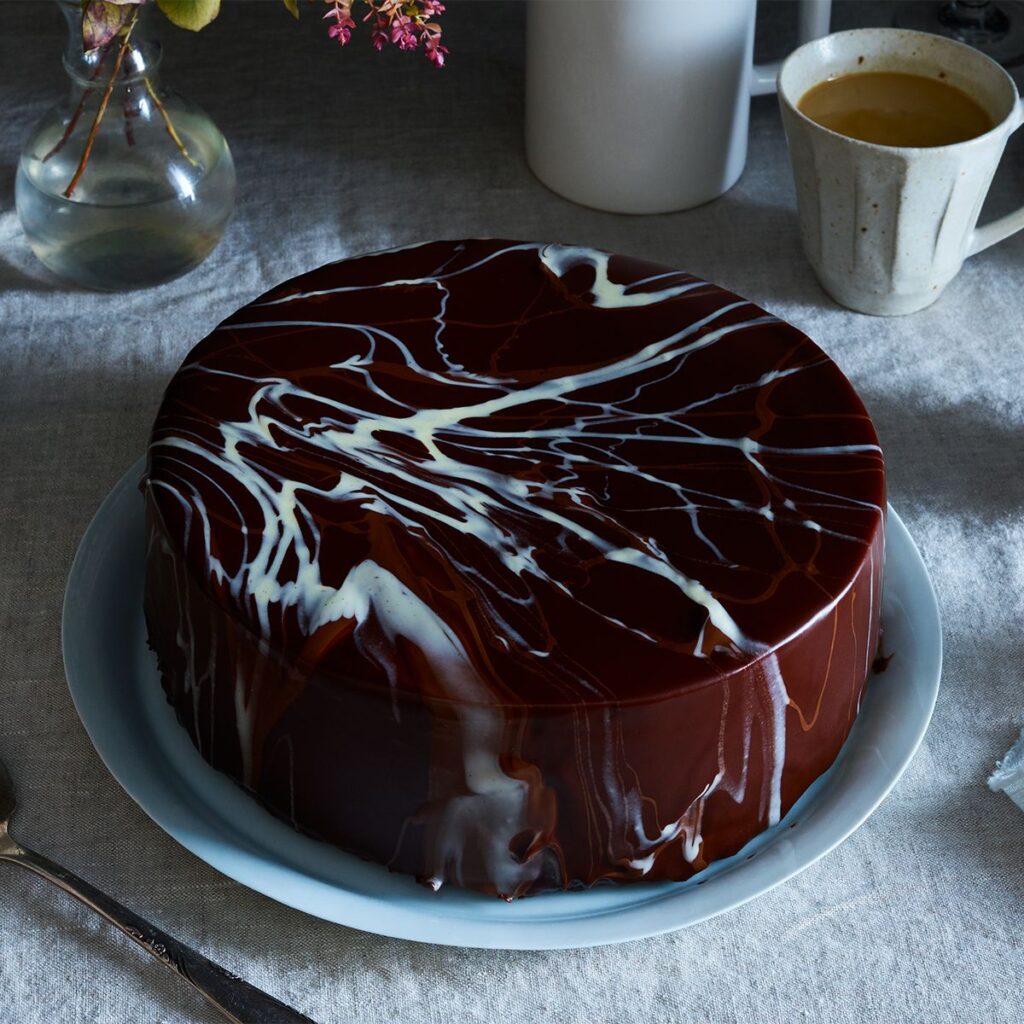Mirror glaze chocolate cake design