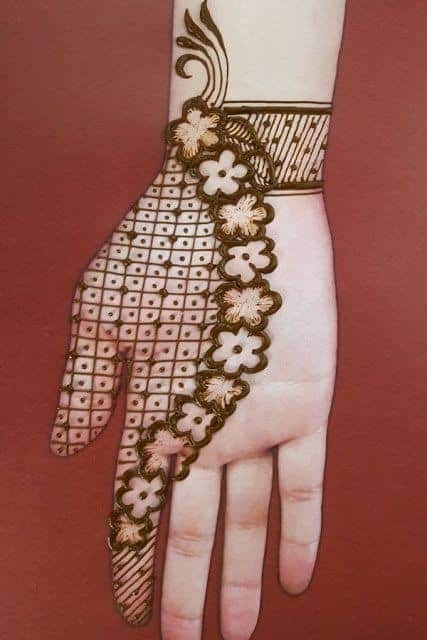 Mehndi Designs For Kids Front Hand