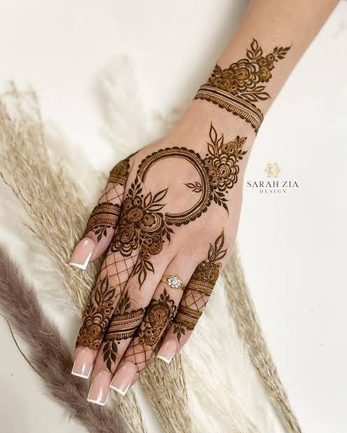 30+ Latest Mehndi Design Simple And Easy 2023 - Bright Cures-sonthuy.vn