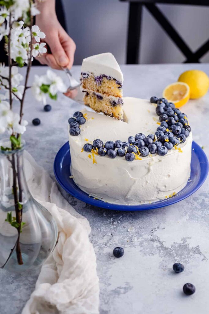 Lemon blueberry cake design