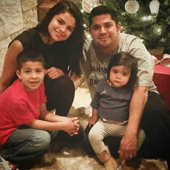 Ricardo Joel Gomez and his kids, Selena, Marcus, and Tori