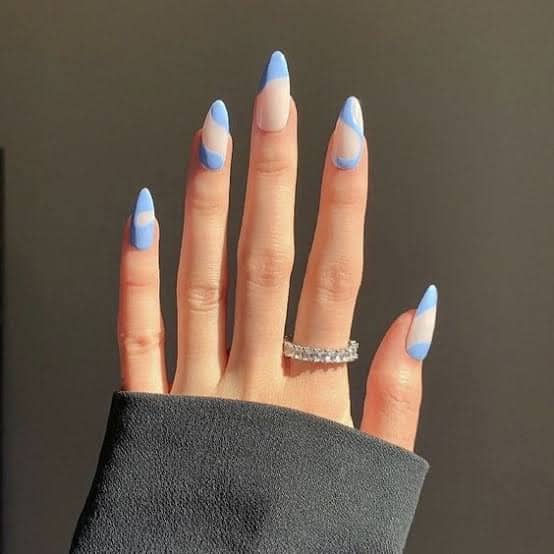 White and blue nails