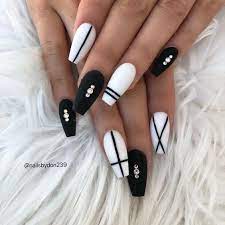 Monochrome Nail Design for a Chic Look