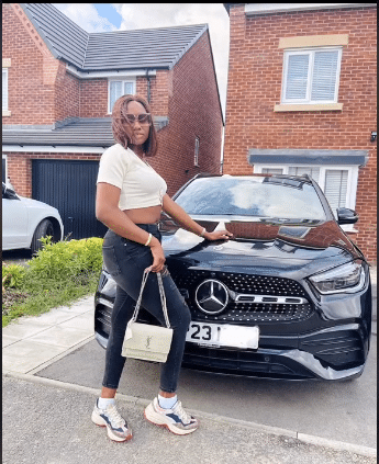 Lady who used to ride 2007 Toyota car upgrades to 2023 Benz