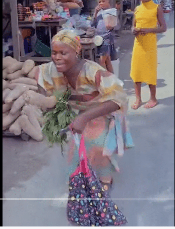 Nigerian lady storms market for Rag Day