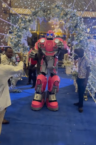 Jaw-dropping moment robot dances to fuji songs at birthday party